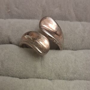 Elegant Silver Women's Ring